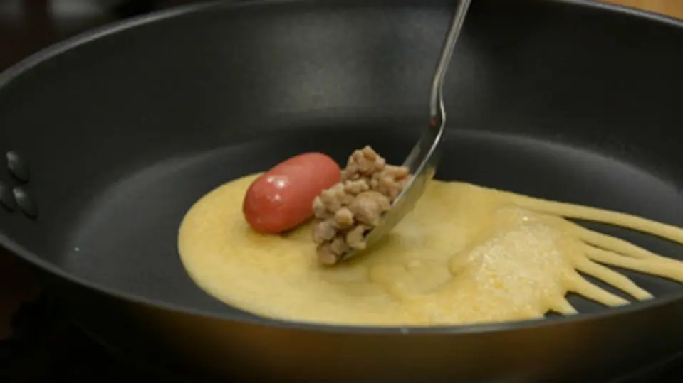 Công thức làm pancake cuộn xúc xích bò năm ngon miễn chê Công thức làm pancake cuộn xúc xích bò năm ngon miễn chê