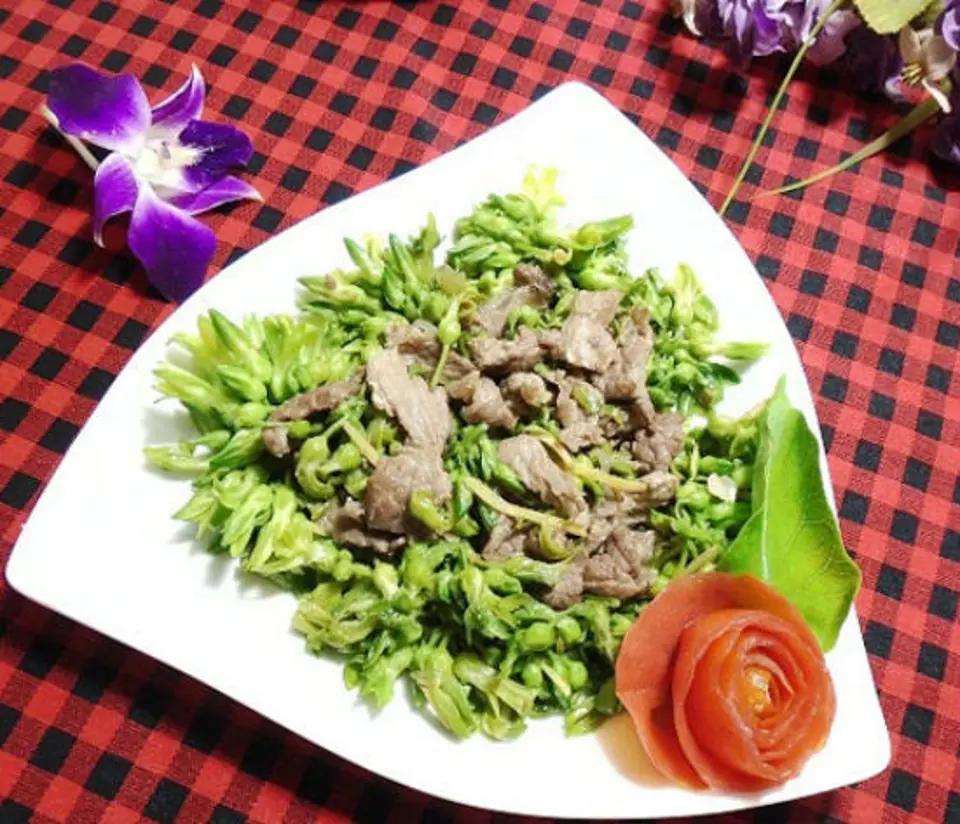 Cùng nấu bữa cơm đơn giản với món thiên lý xào thịt bò
