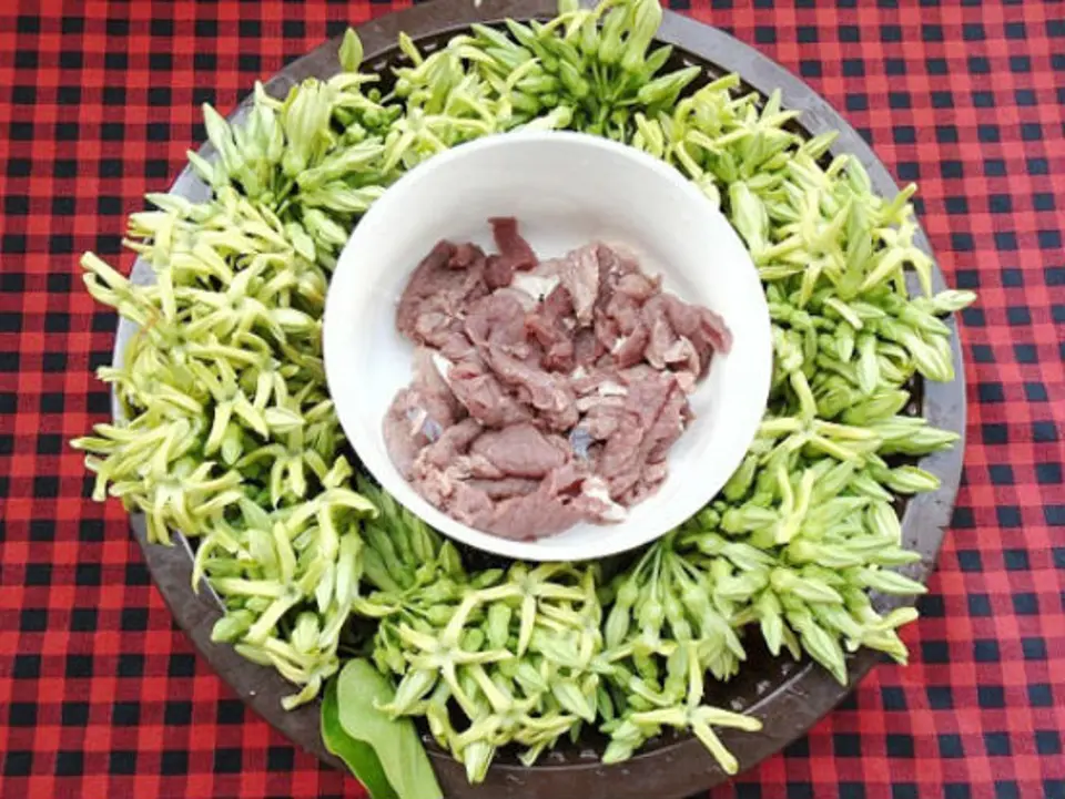 Cùng nấu bữa cơm đơn giản với món thiên lý xào thịt bò