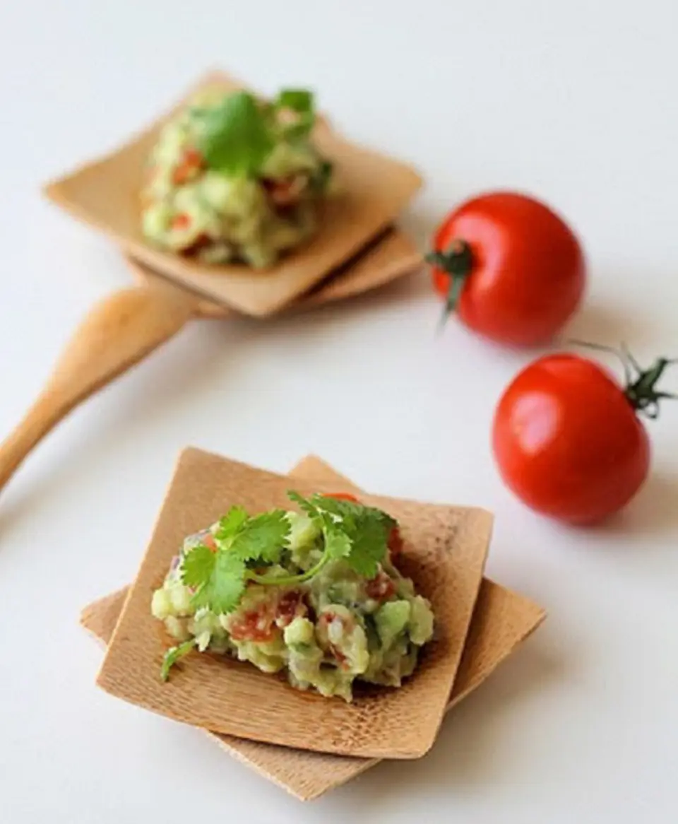 Giảm cân với công thức làm salad bơ từ Mexico