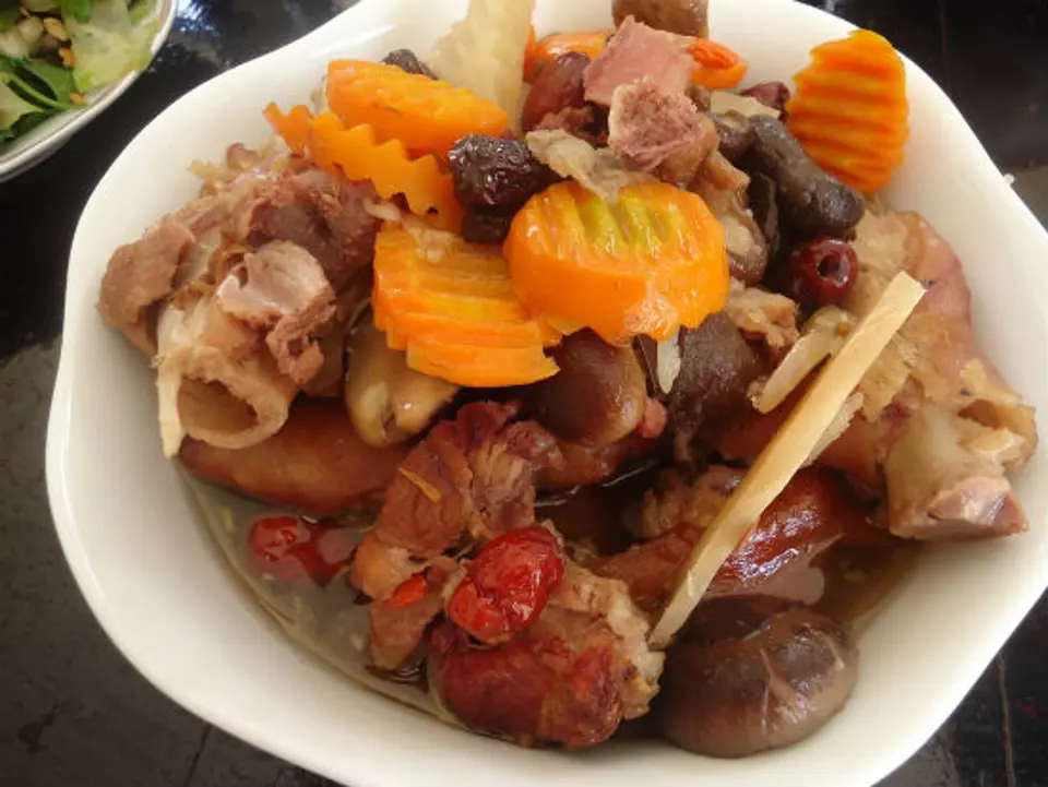 Học làm món chân giò hầm thuốc bắc bổ dưỡng