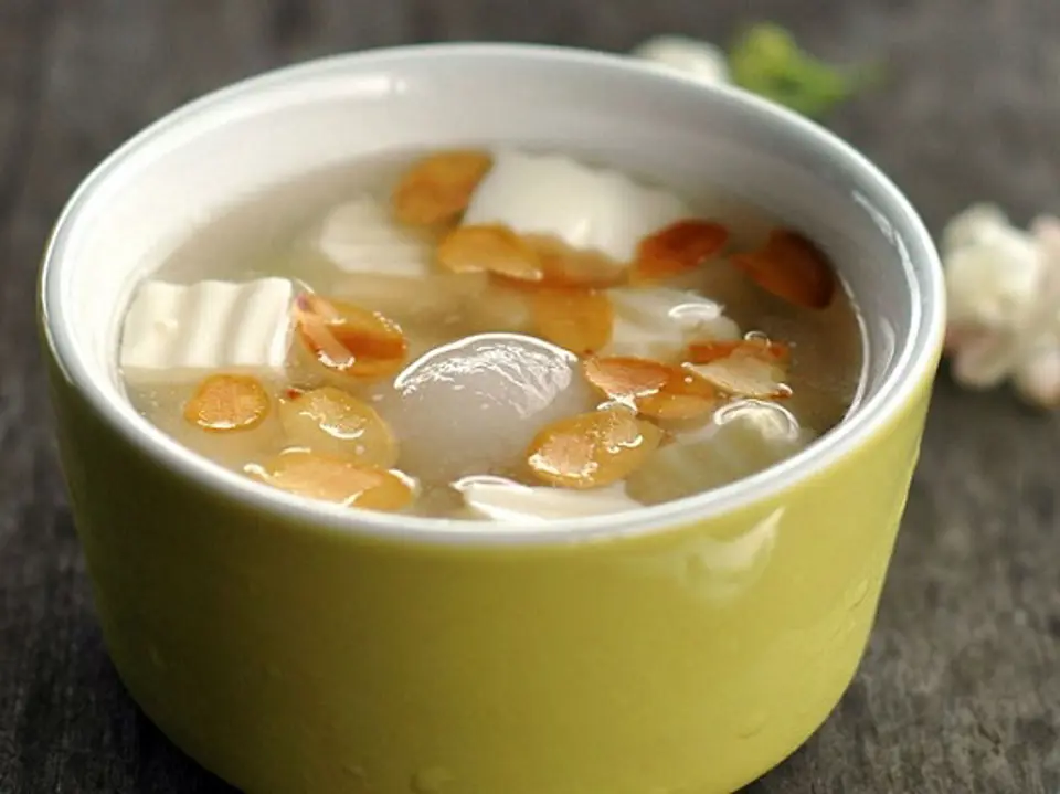 Hướng dẫn cách nấu chè khúc bạch tại nhà