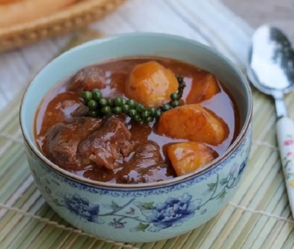 Hướng dẫn làm món bắp bò hầm tiêu xanh thơm ngon