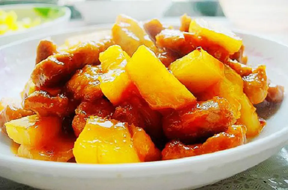 Lạ miệng ngon cơm với món thịt heo kho dứa đậm đà