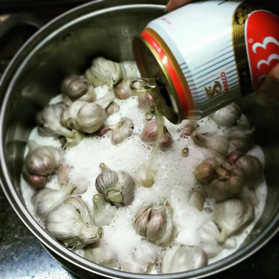 Tự làm tỏi đen tại nhà đơn giản