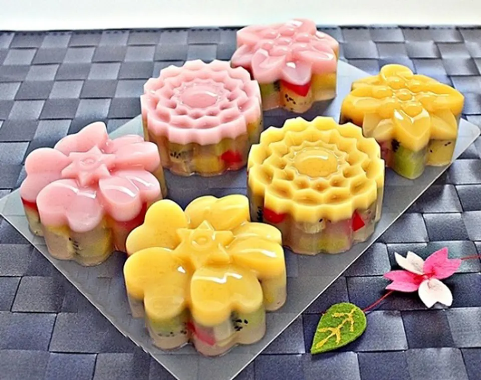 Bánh Trung thu rau câu trái cây ngọt mát lạ miệng
