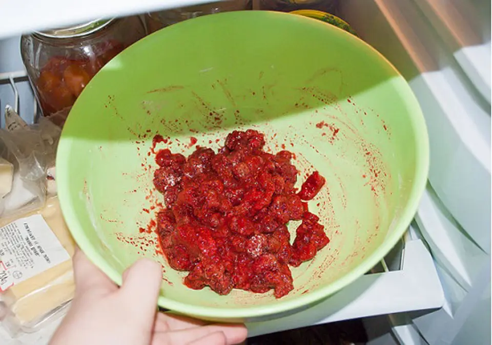 Cách làm bánh chuối quả mâm xôi nướng hấp dẫn
