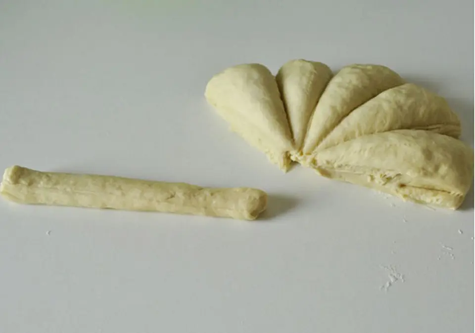Cách làm bánh mì que giòn thơm ngộ nghĩnh