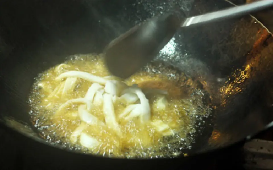 Cách làm bánh phở chiên giòn