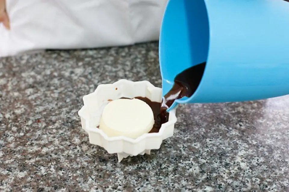 Cách làm bánh trung thu rau câu nhân bánh flan ngon tuyệt Cách làm bánh trung thu rau câu nhân bánh flan ngon tuyệt