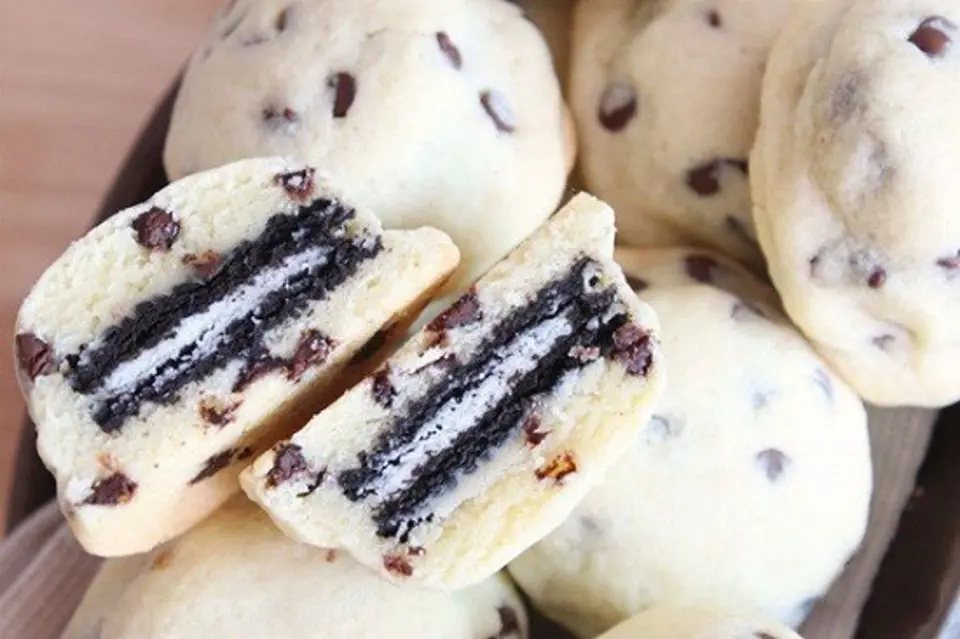 Cách làm bánh xốp nhân oreo mới lạ