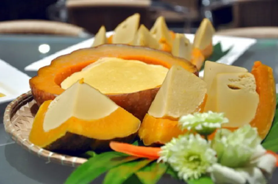 Cách làm bí ngô nhồi trứng