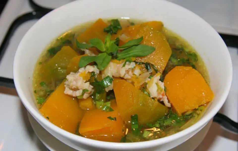 Cách làm canh bí đỏ nấu tôm ngọt thơm đơn giản