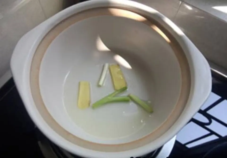 Cách làm canh ngao nấu nấm thanh mát cho ngày hè