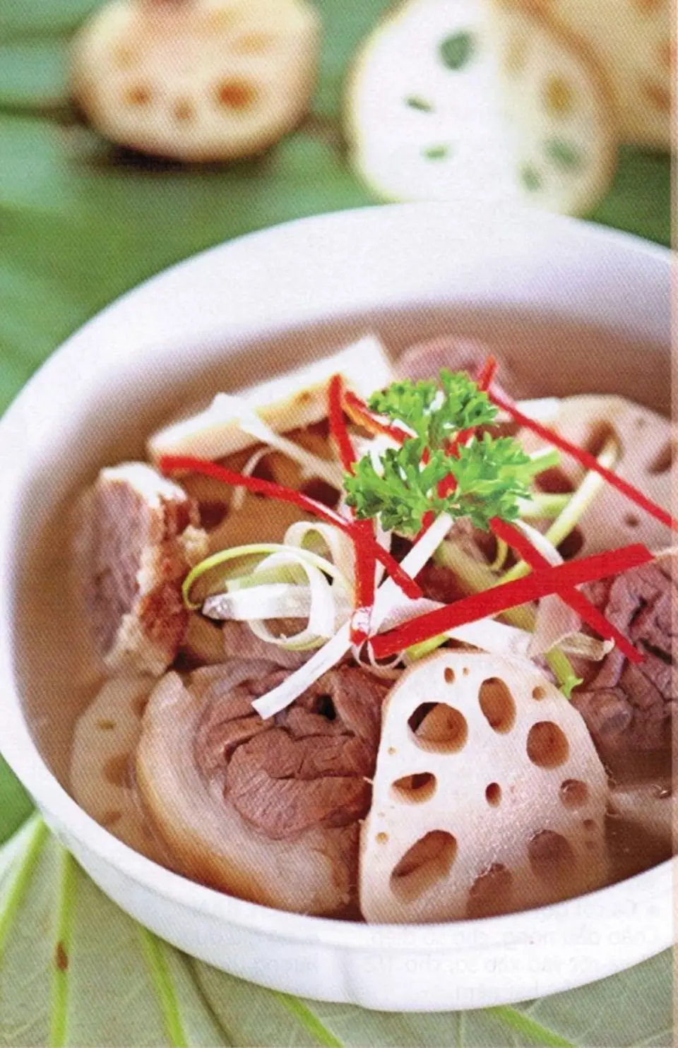 Cách làm chân giò hầm củ sen bổ dưỡng cho bà bầu Cách làm chân giò hầm củ sen bổ dưỡng cho bà bầu