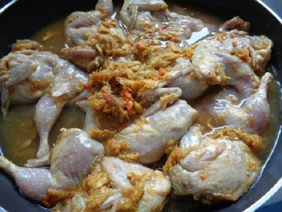Cách làm chim cút chiên riềng ăn là nhớ