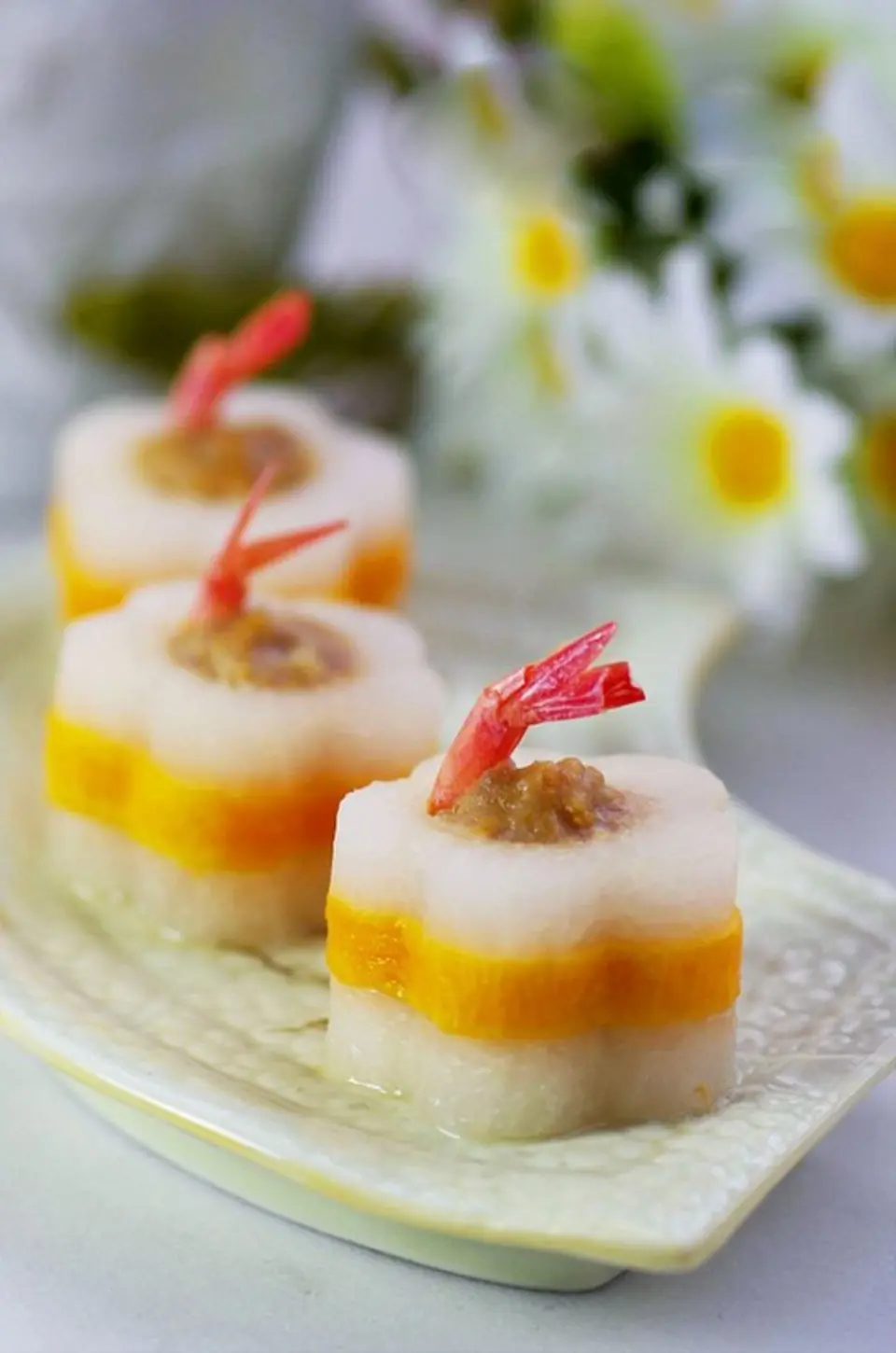 Cách làm củ cải nhồi tôm thịt hấp dẫn