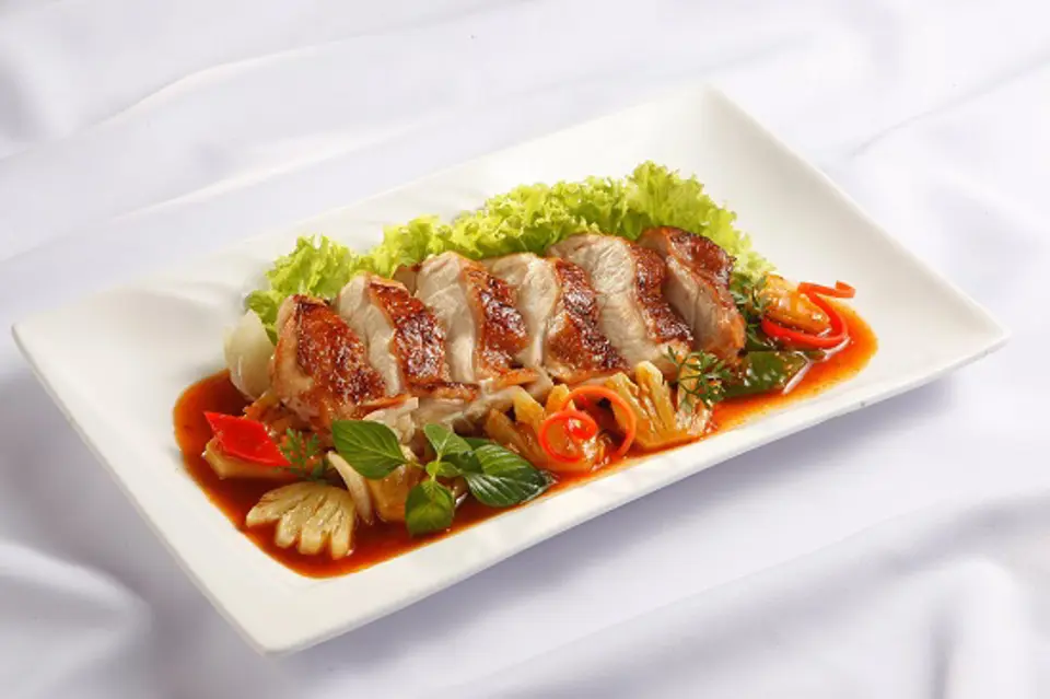 Cách làm đùi gà áp chảo xốt thơm