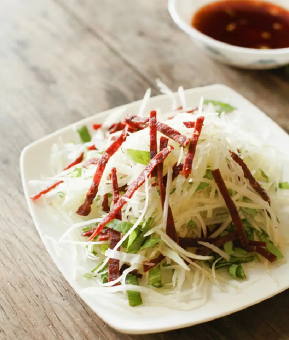 Cách làm gỏi đu đủ bò khô siêu đơn giản