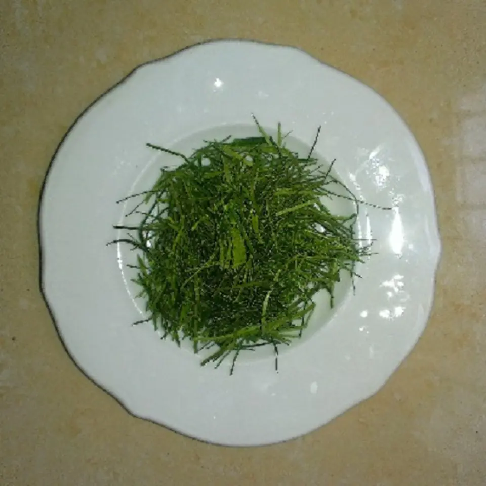 Cách làm lưỡi heo xào riềng sả đơn giản mà thơm ngon