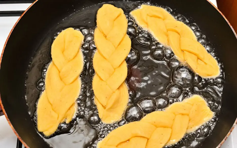 Cách làm món bánh Koeksisters giòn thơm ngọt ngào