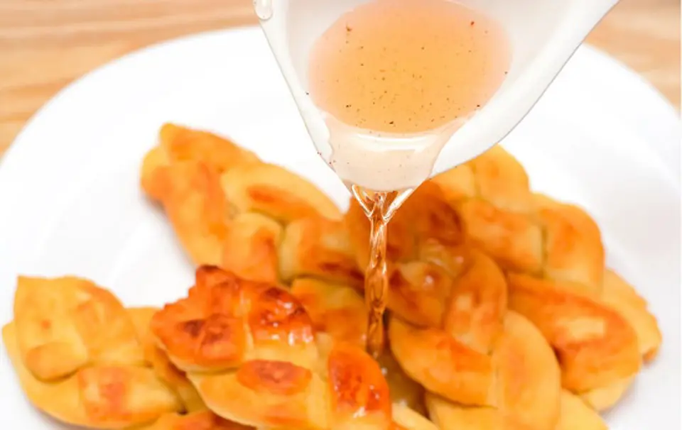Cách làm món bánh Koeksisters giòn thơm ngọt ngào