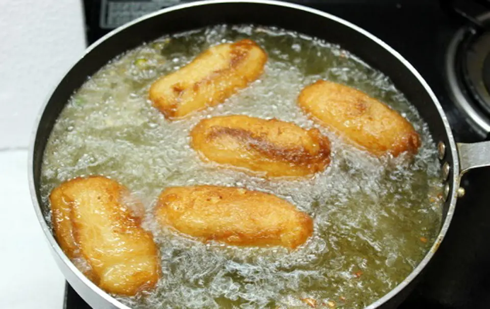 Cách làm món bánh mì cay bọc khoai tây chiên giòn