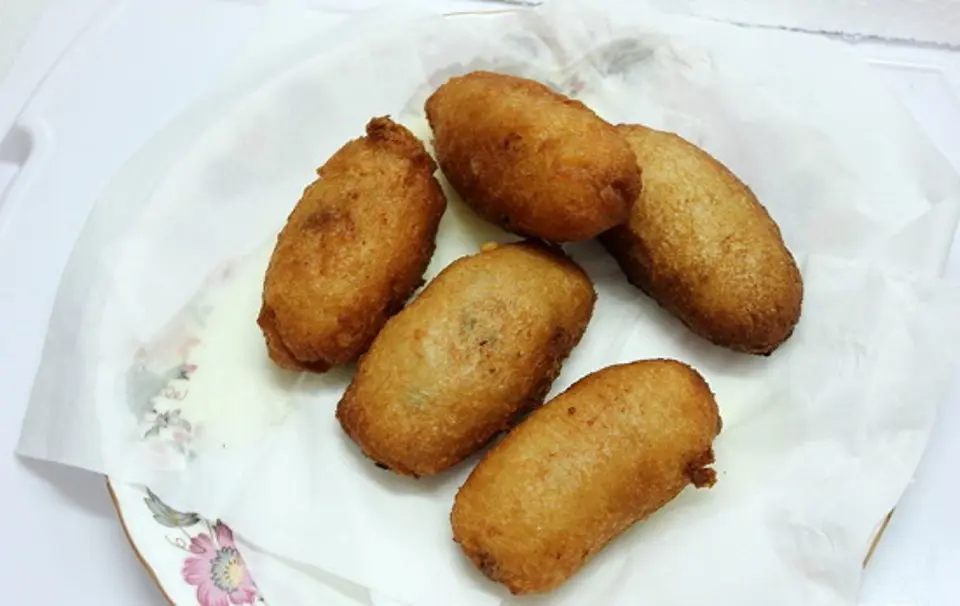 Cách làm món bánh mì cay bọc khoai tây chiên giòn