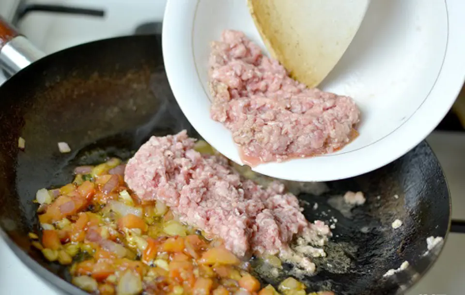Cách làm món mỳ spaghetti thịt bò đơn giản chuẩn phong cách Ý