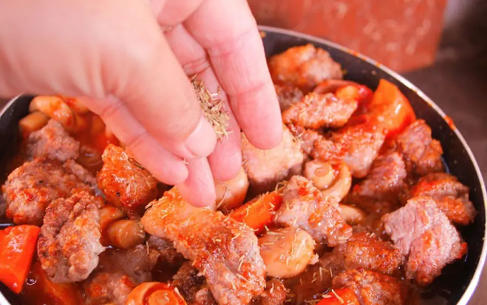 Cách làm món thịt bò hầm nấm kiểu Pháp