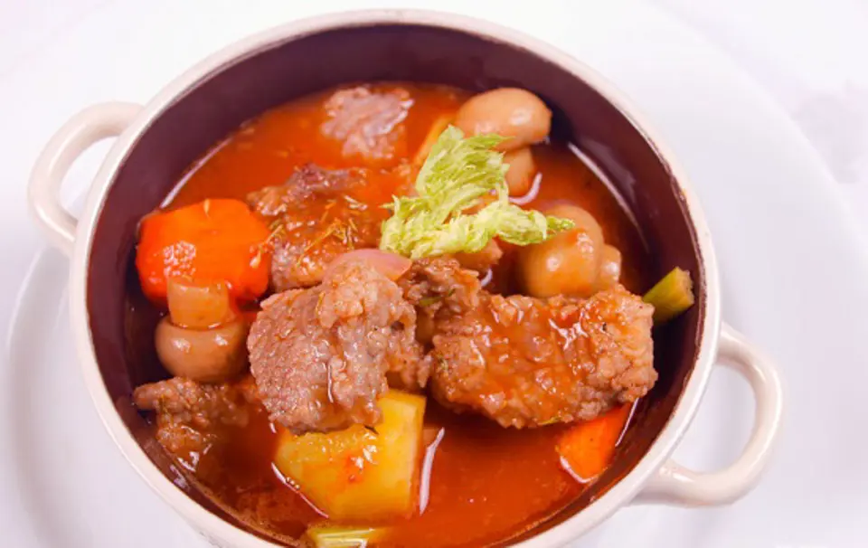 Cách làm món thịt bò hầm nấm kiểu Pháp