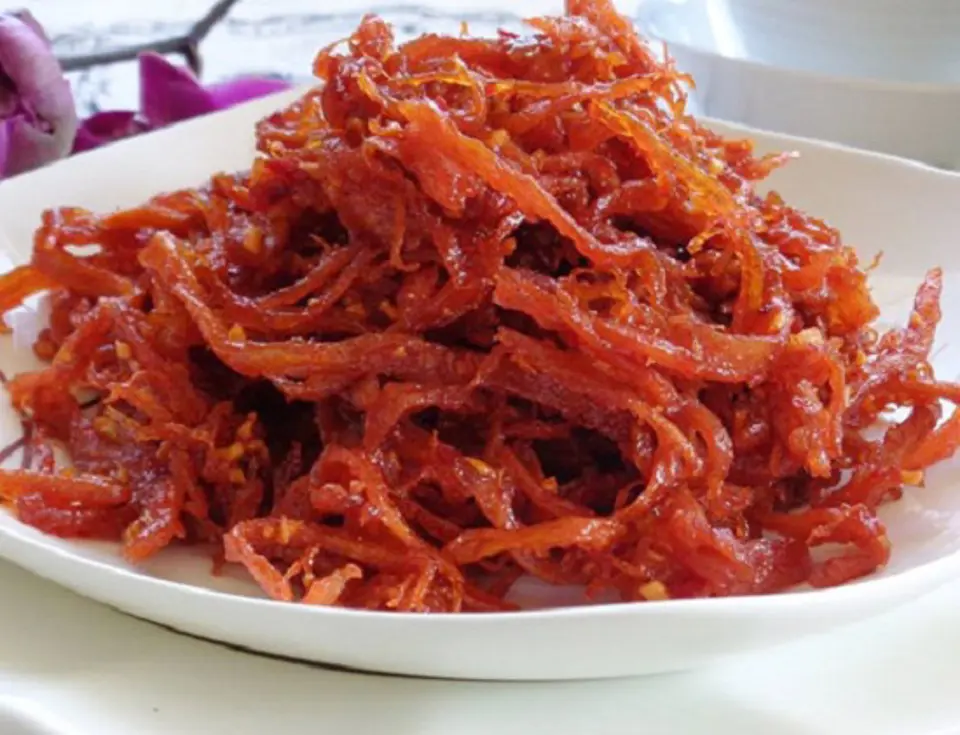Cách làm mực khô tẩm tương ớt cay lai rai ngày mát trời