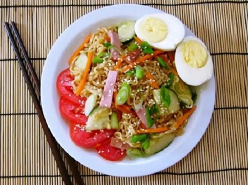 Cách làm mỳ trộn nhanh và đơn giản