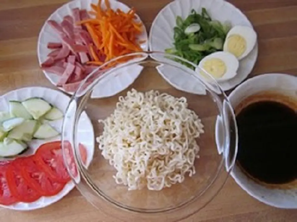 Cách làm mỳ trộn nhanh và đơn giản
