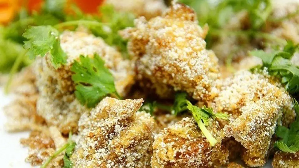 Cách làm sườn sụn rang muối đơn giản tại nhà