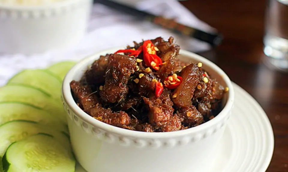 Cách làm thịt kho mắm ruốc thơm ngon ngậy miệng