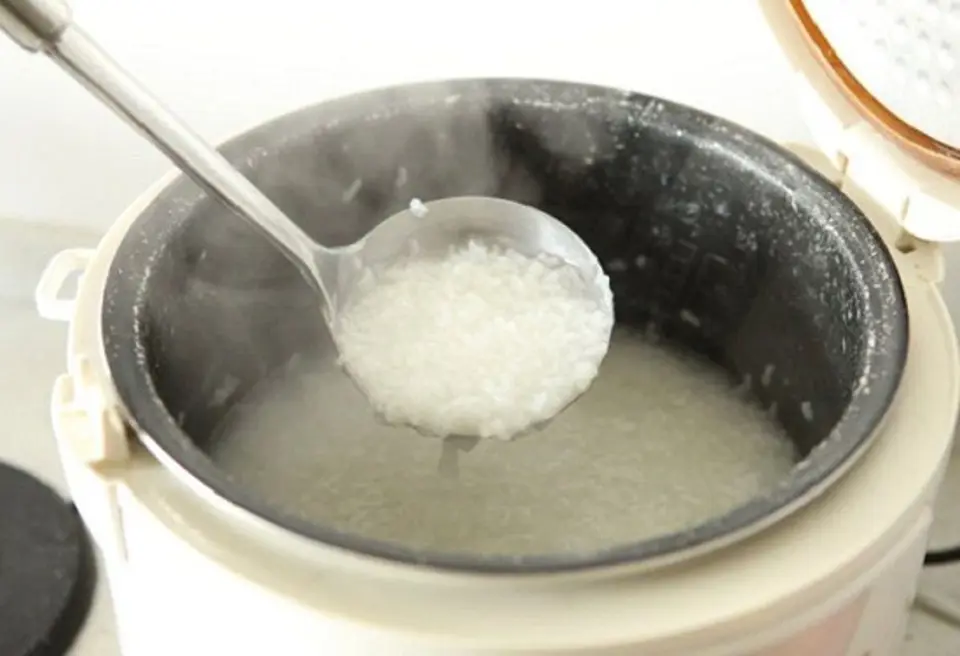 Cách nấu cháo gà bằng nồi cơm điện siêu nhanh