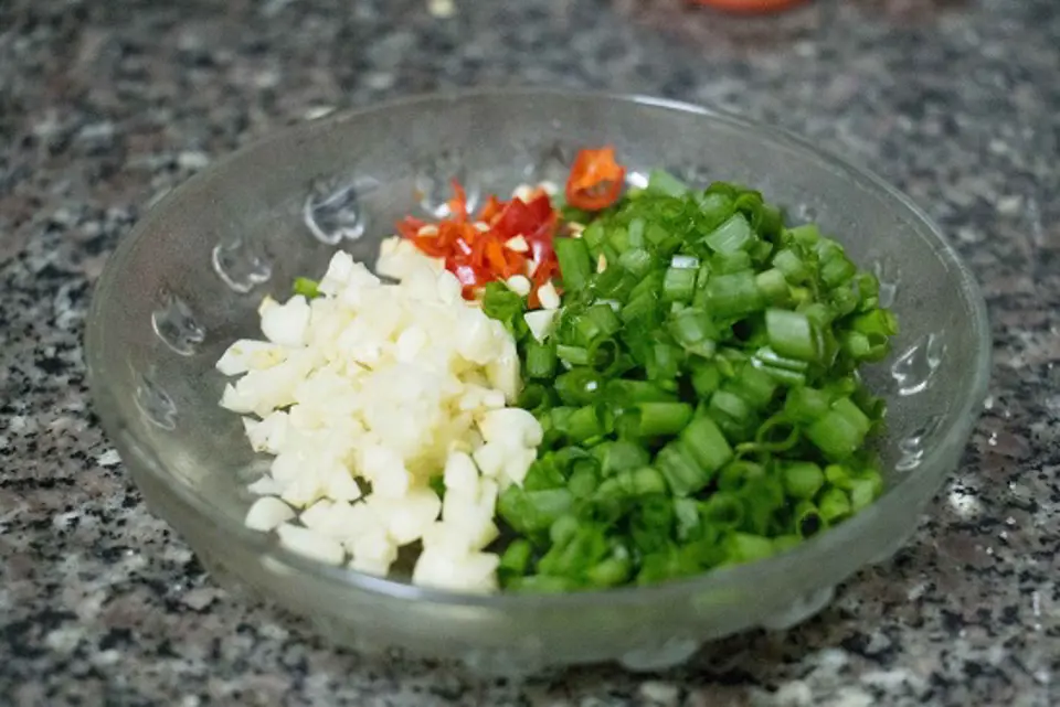 Hướng dẫn cách làm cà tím sốt tôm khô Hướng dẫn cách làm cà tím sốt tôm khô