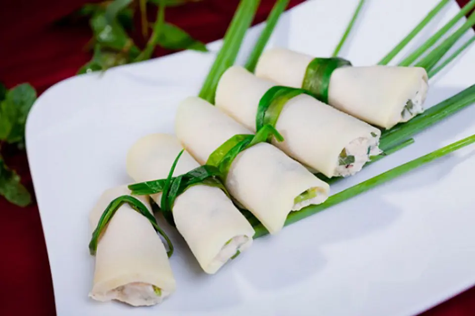Hướng dẫn cách làm măng cuốn thịt gà hấp Hướng dẫn cách làm măng cuốn thịt gà hấp