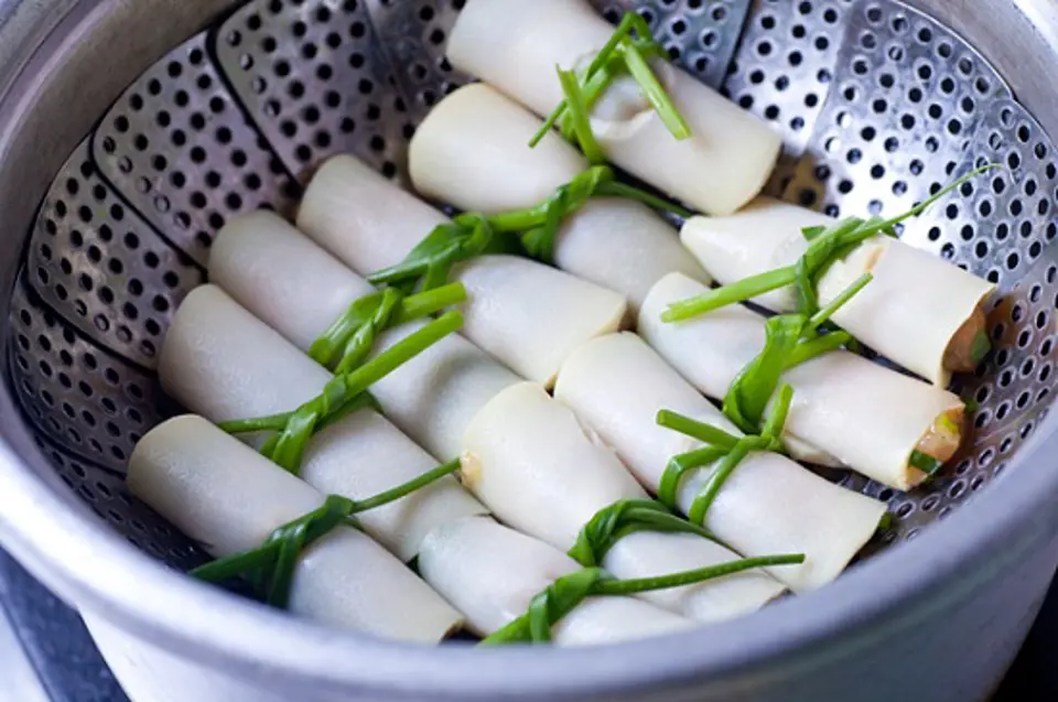 Hướng dẫn cách làm măng cuốn thịt gà hấp Hướng dẫn cách làm măng cuốn thịt gà hấp