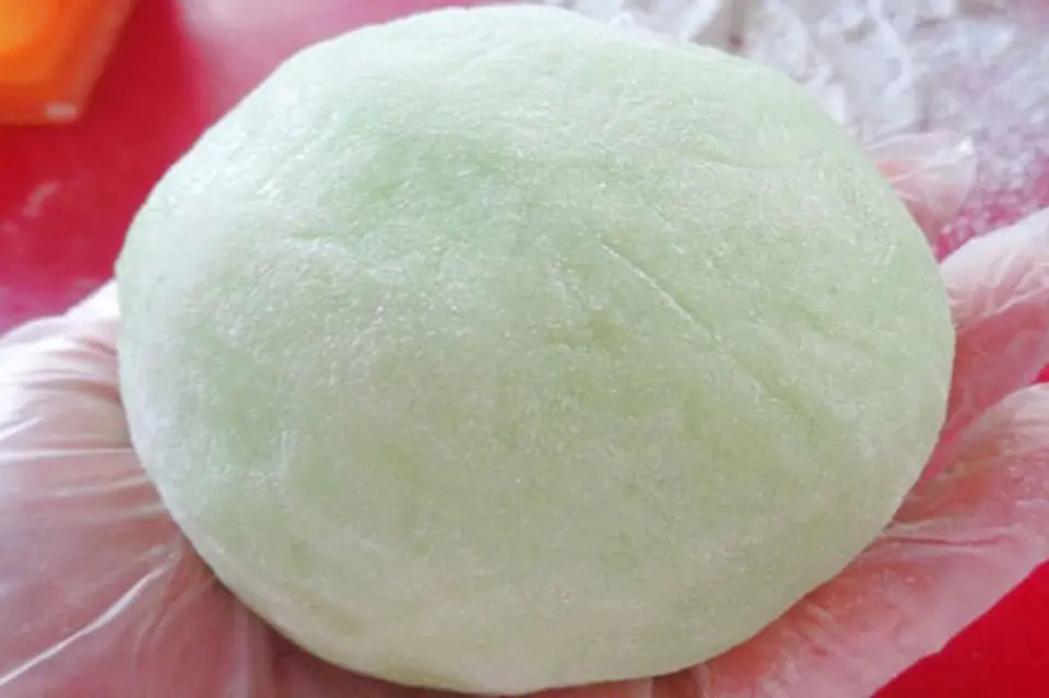 Cách làm bánh dẻo lá dứa nhân đậu xanh đón Tết Trung thu Cách làm bánh dẻo lá dứa nhân đậu xanh đón Tết Trung thu