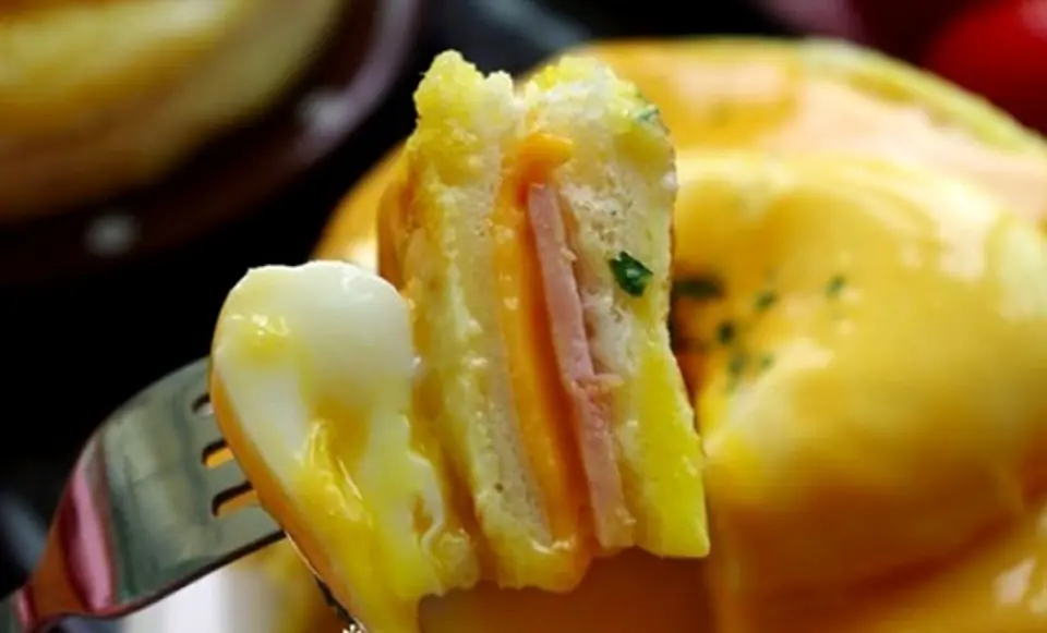 Cách làm bánh mì chiên trứng sốt phô mai béo ngậy