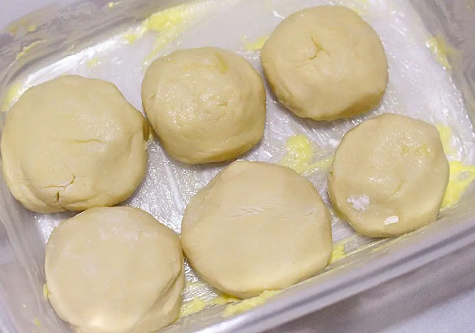 Cách làm bánh mì phô mai chiên cho các tín đồ ăn vặt