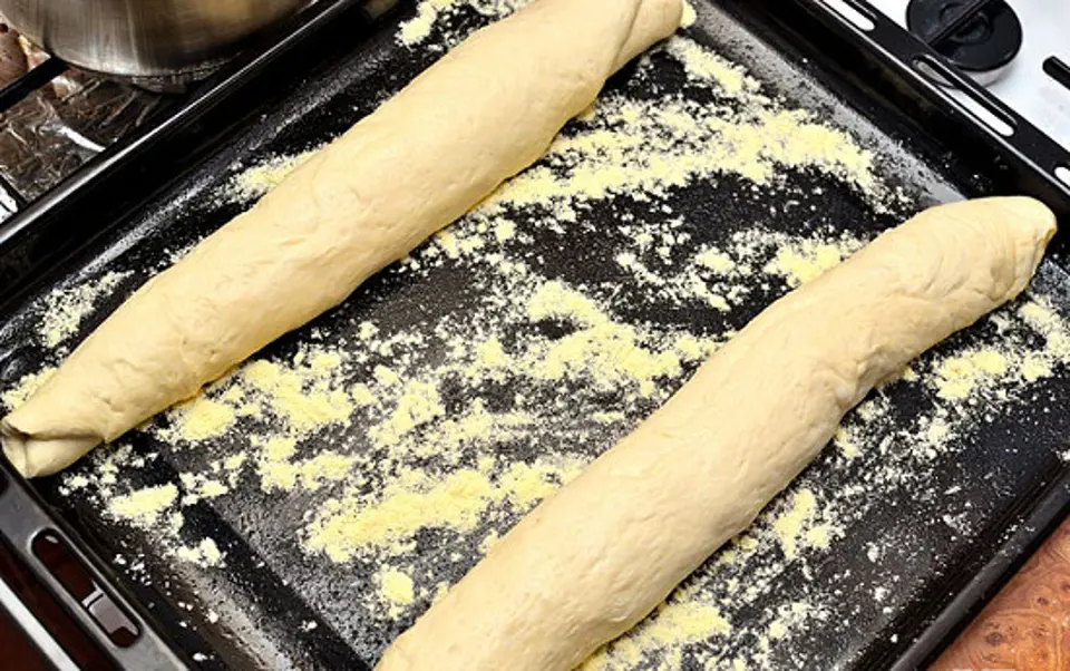 Cách làm bánh mì que trứ danh của nước Pháp
