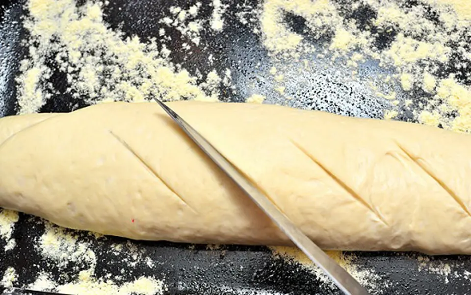 Cách làm bánh mì que trứ danh của nước Pháp