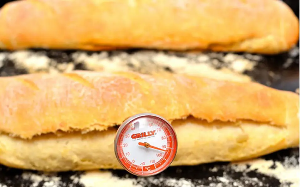 Cách làm bánh mì que trứ danh của nước Pháp