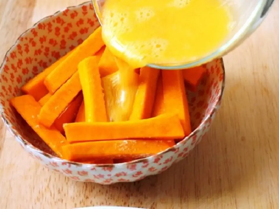 Cách làm bí đỏ chiên xù