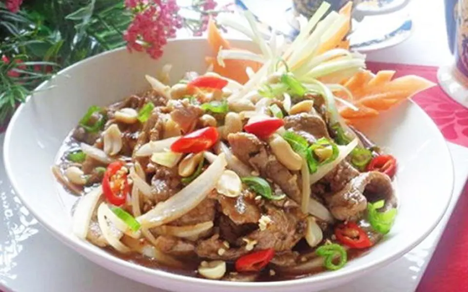 Cách làm bò sốt me nóng hổi