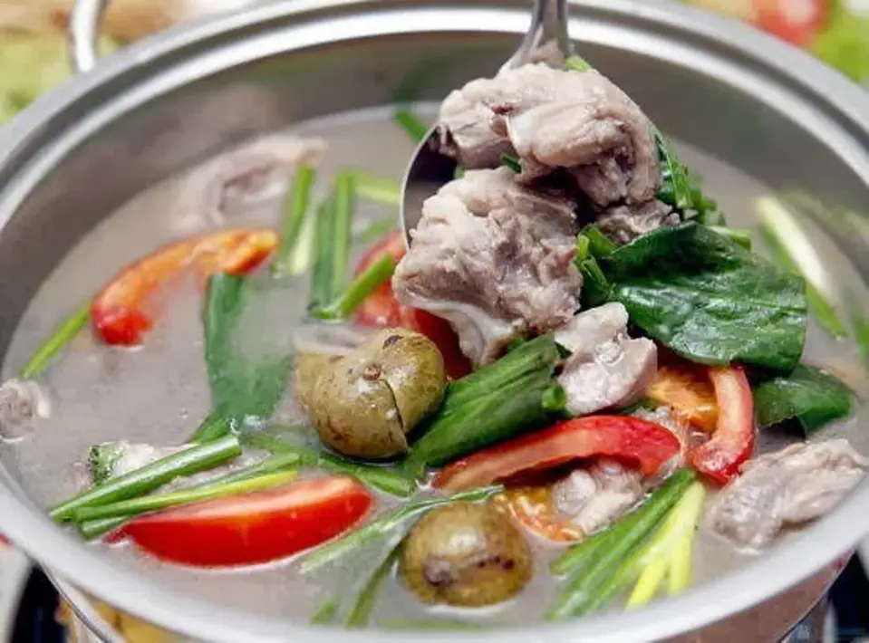 Cách làm canh sườn nấu sấu chua chua ngọt mát
