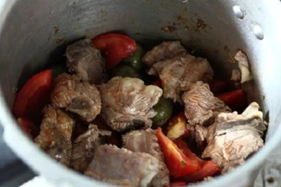 Cách làm canh sườn nấu sấu chua chua ngọt mát